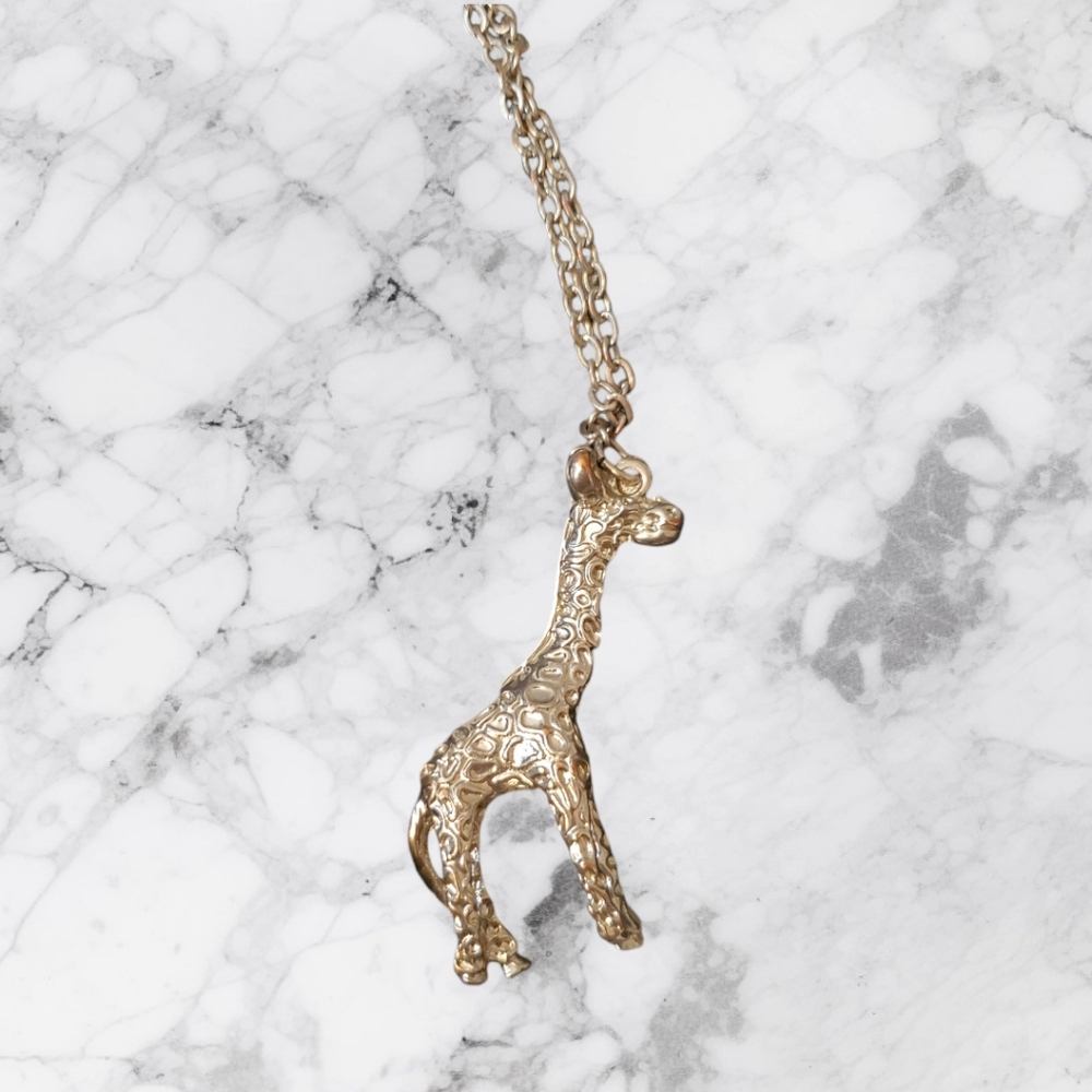 Lane Bryant Silver Giraffe Necklace Clasp Enclosure Long Chain Statement Jewelry